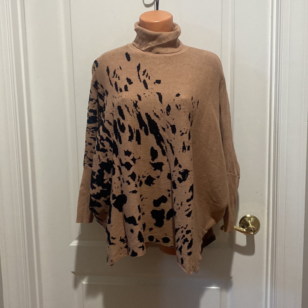 ALFANI Abstract Print Camel Black Turtleneck Sweater Petite Small PS SP $70 EUC